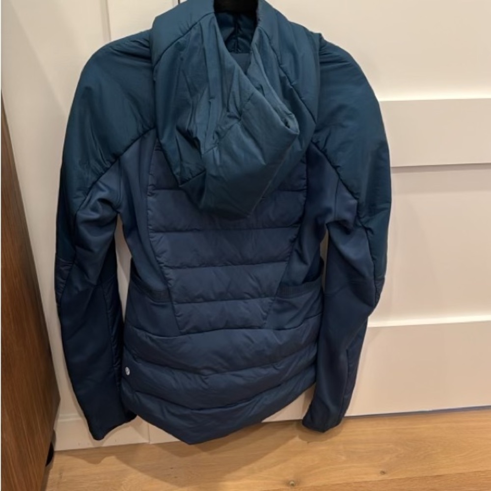 Lululemon Zip jacket - Picture 3 of 5
